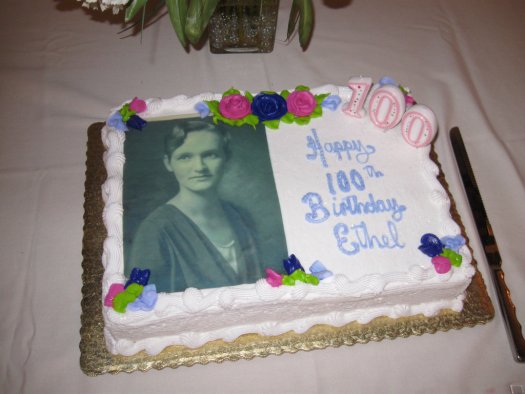 <strong>100th Birthday Cake</strong>  