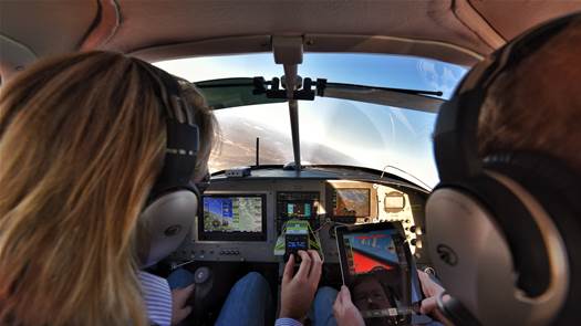 Watch An iPad Land An Aeroplane [Exclusive]
