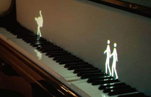 Learn Piano By Watching These Dancing Holograms